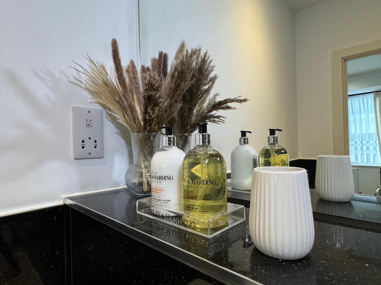 Luxury 2 Bedroom Apartment In Central Croydon With Free Parking Exteriör bild
